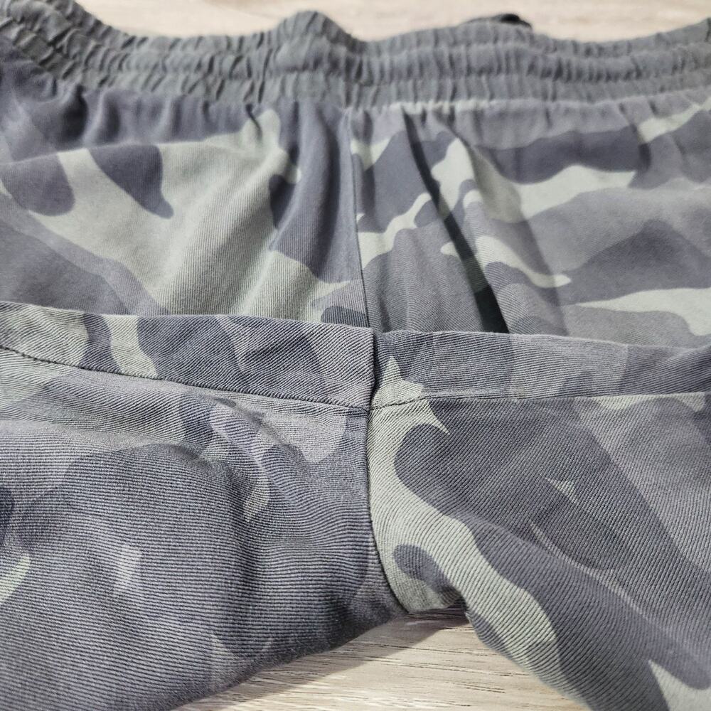 Splendid High Waisted Green Camo Joggers Pants Womens Size L - Picture 4 of 11